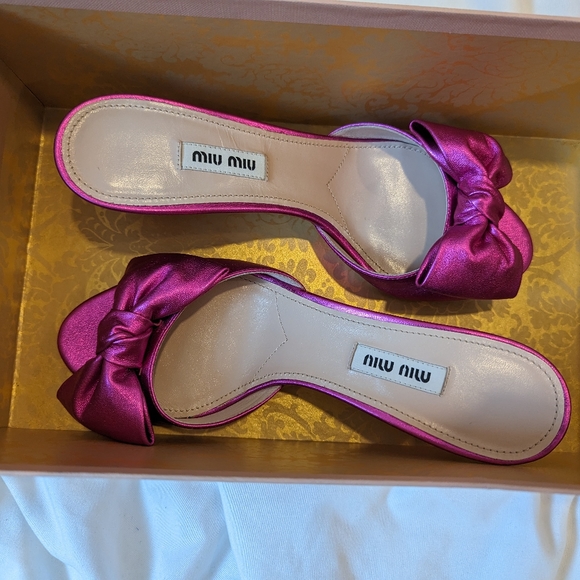 Mui Mui Kitten Heels Fushia NEW size 37 ✨Host Pick✨ - Picture 1 of 5